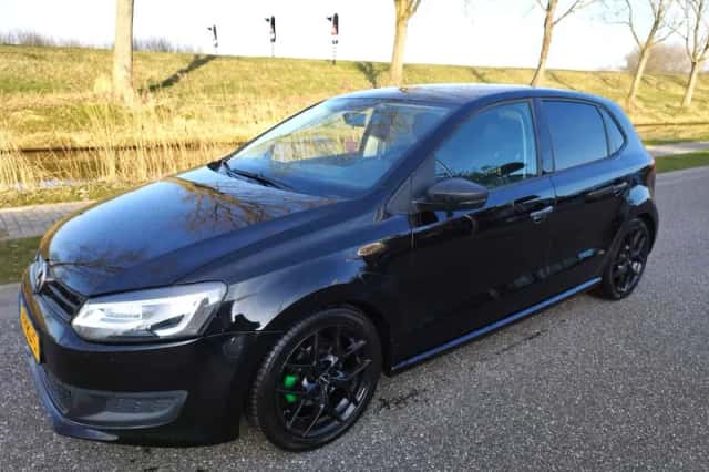 Volkswagen Polo (2011) thumbnail 2