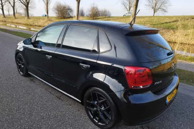 Volkswagen Polo (2011) thumbnail 3