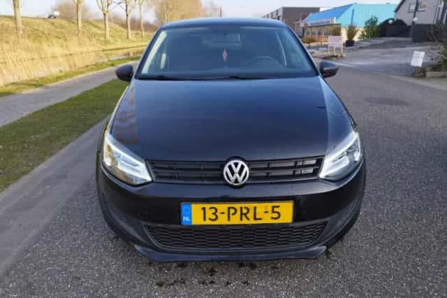 Volkswagen Polo (2011) thumbnail 6