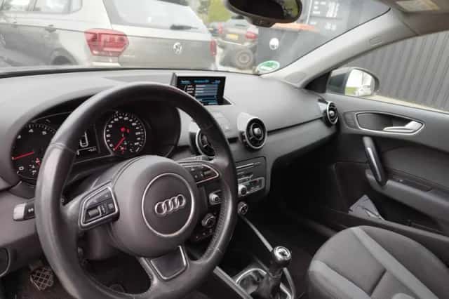 Audi A1 (2017) thumbnail 3