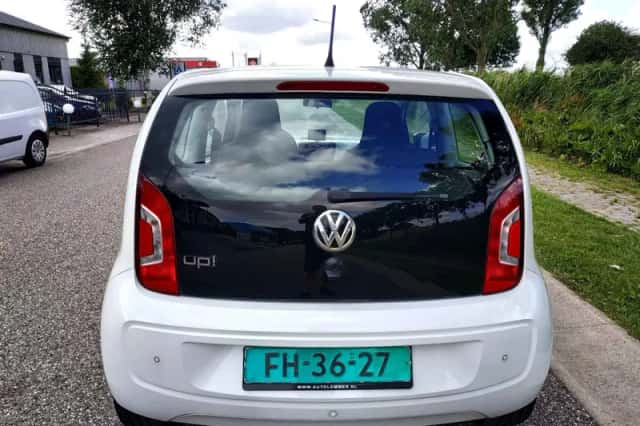 Volkswagen Up! (2014) thumbnail 5