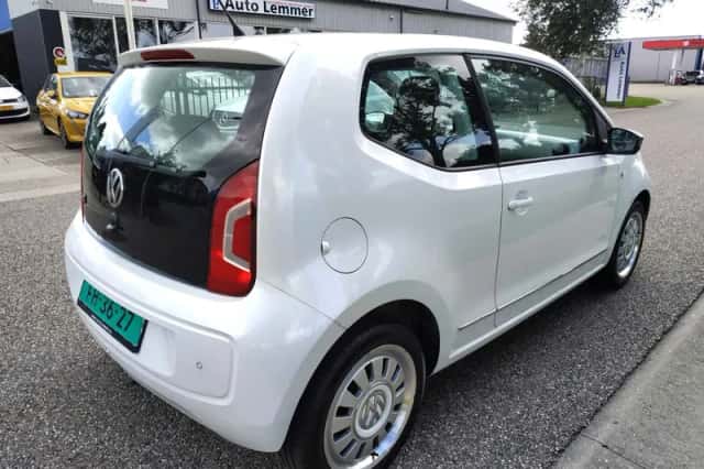 Volkswagen Up! (2014) thumbnail 6