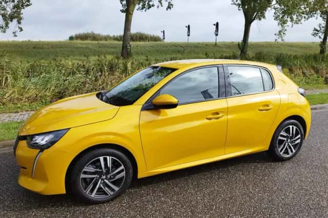 Peugeot 208 (2021) thumbnail 2