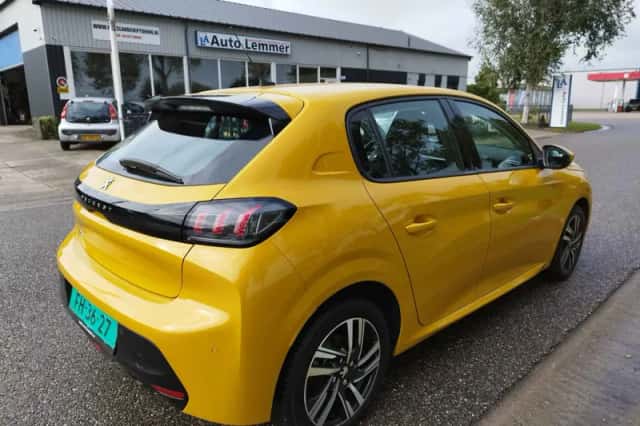 Peugeot 208 (2021) thumbnail 5