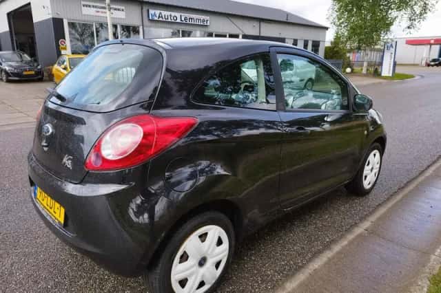 Ford Ka (2010) thumbnail 4