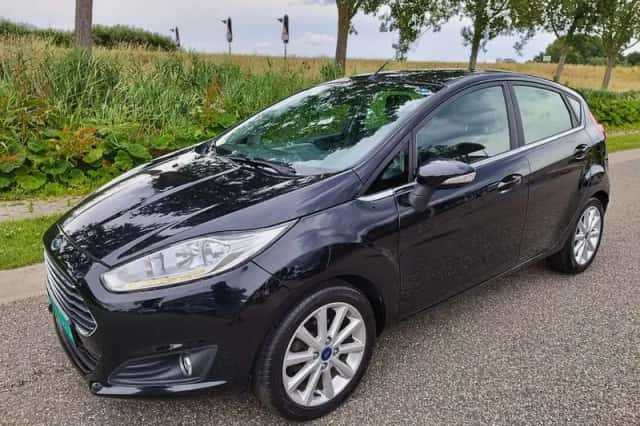 Ford Fiesta (2015) thumbnail 2
