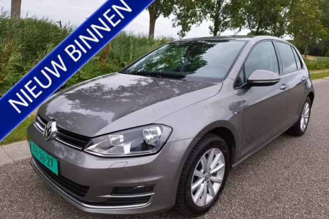 Volkswagen Golf (2015) thumbnail 1
