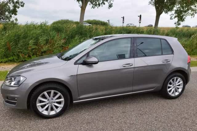 Volkswagen Golf (2015) thumbnail 3