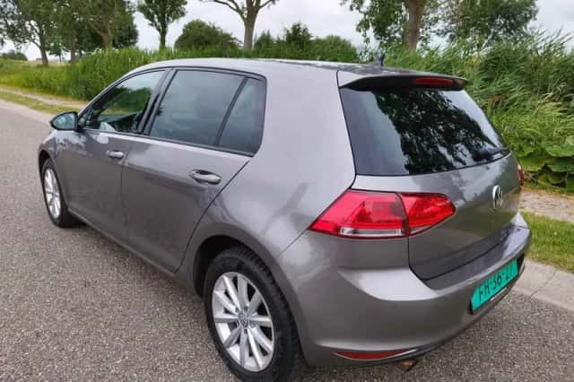 Volkswagen Golf (2015) thumbnail 5