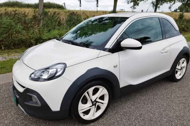 Opel Adam (2017) thumbnail 2