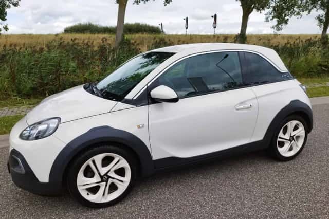 Opel Adam (2017) thumbnail 3