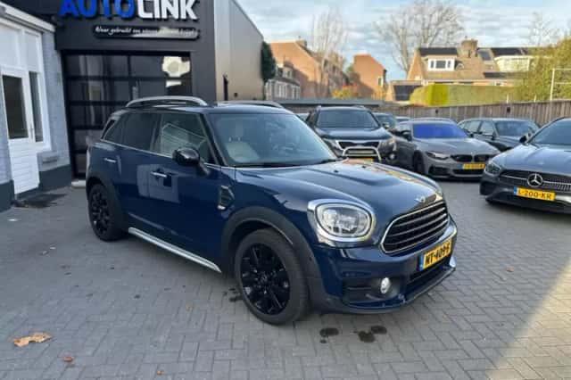 MINI Countryman (2017) thumbnail 3