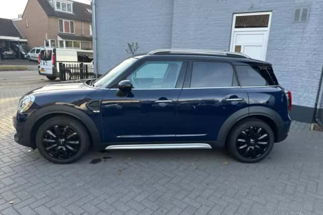MINI Countryman (2017) thumbnail 6