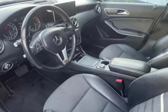 Mercedes-Benz A-Klasse (2013) thumbnail 2