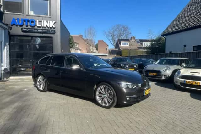 BMW 3-Serie (2018) thumbnail 3