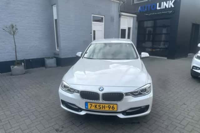 BMW 3-Serie (2013) thumbnail 4