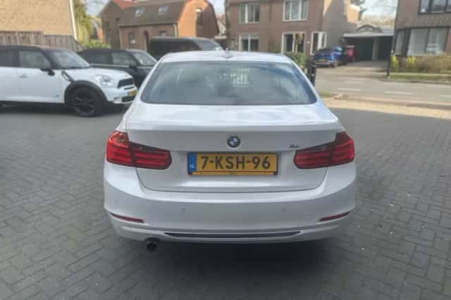 BMW 3-Serie (2013) thumbnail 6