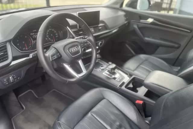Audi Q5 (2018) thumbnail 2