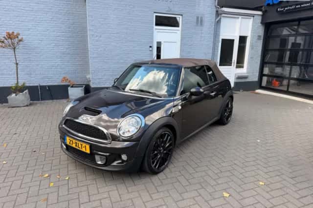 MINI Cabrio (2012) thumbnail 1