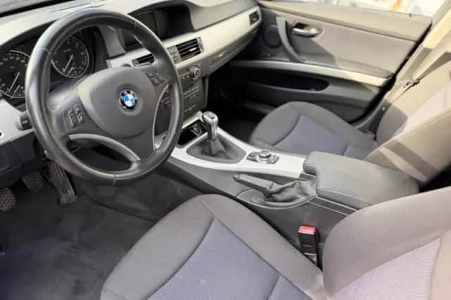 BMW 3-Serie (2010) thumbnail 2