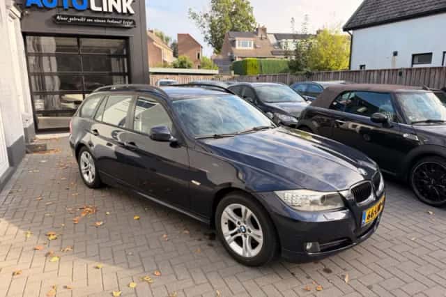 BMW 3-Serie (2010) thumbnail 3