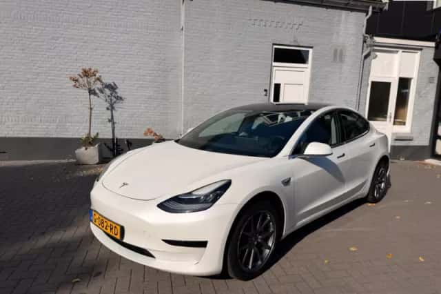 Tesla Model 3 (2019) thumbnail 1
