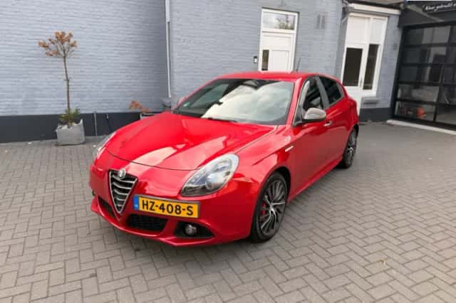Alfa Romeo Giulietta (2016) thumbnail 1