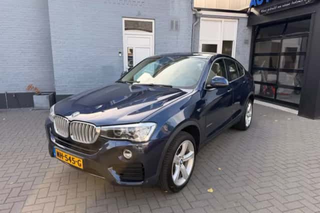 BMW X4 (2015) thumbnail 1