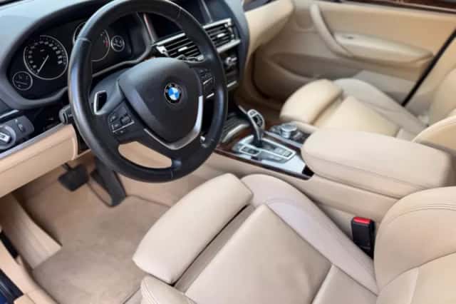 BMW X4 (2015) thumbnail 2