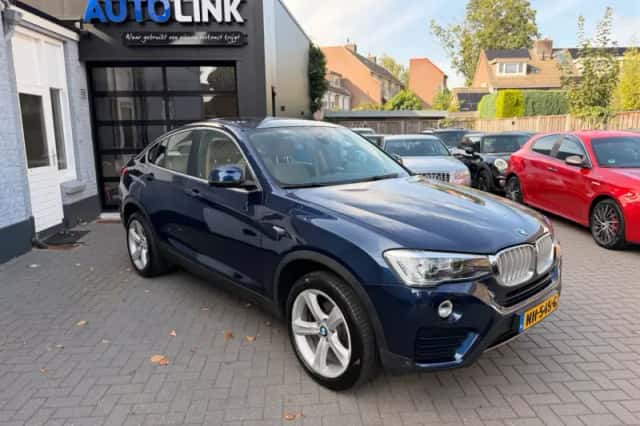 BMW X4 (2015) thumbnail 3