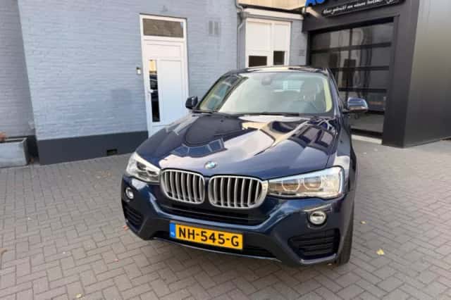 BMW X4 (2015) thumbnail 5
