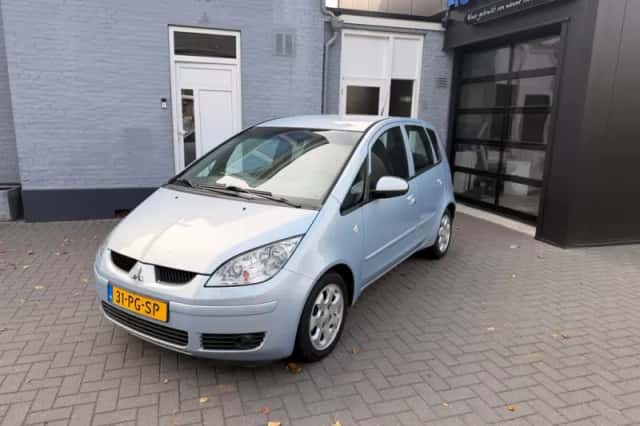 Mitsubishi Colt (2004) thumbnail 1
