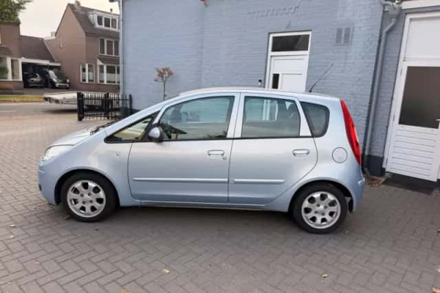 Mitsubishi Colt (2004) thumbnail 5