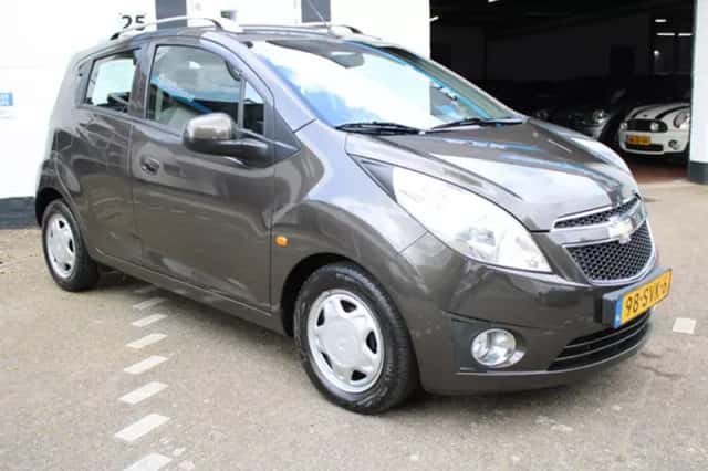 Chevrolet Spark (2011) thumbnail 2