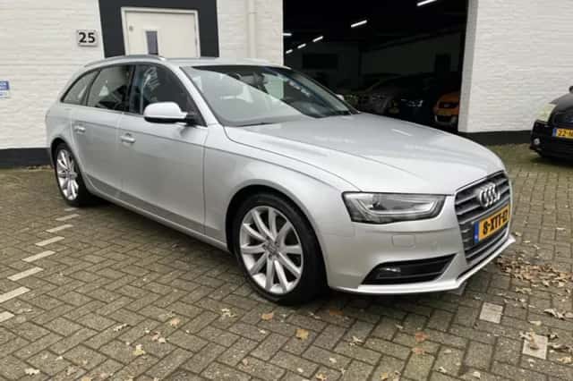 Audi A4 (2014) thumbnail 2