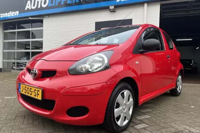 Toyota Aygo (2009) thumbnail 1
