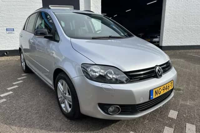 Volkswagen Golf (2012) thumbnail 2