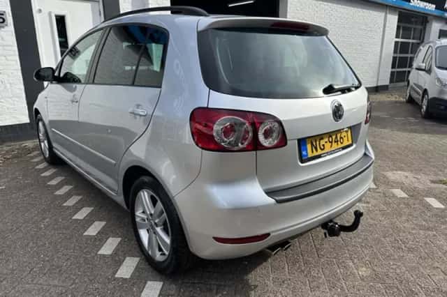 Volkswagen Golf (2012) thumbnail 3