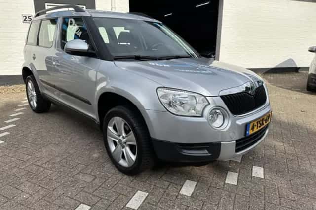 Škoda Yeti (2013) thumbnail 2