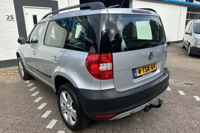 Škoda Yeti (2013) thumbnail 3