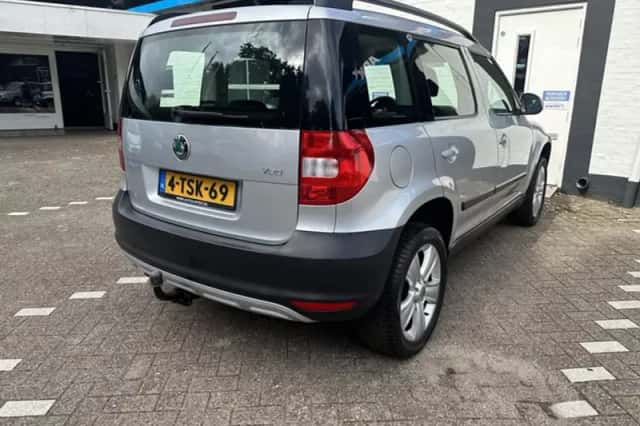 Škoda Yeti (2013) thumbnail 4