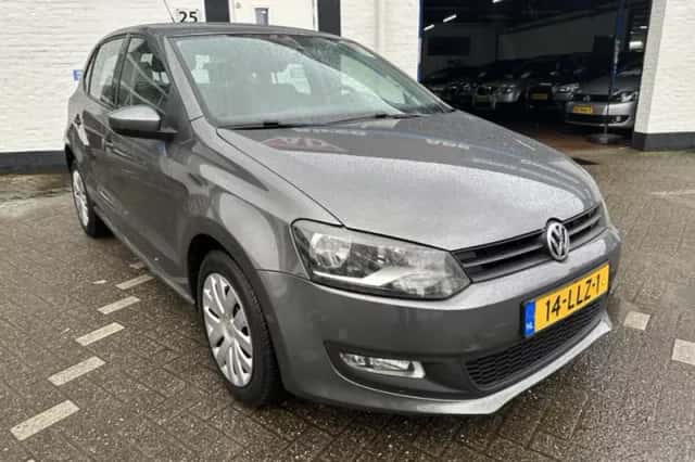 Volkswagen Polo (2010) thumbnail 2
