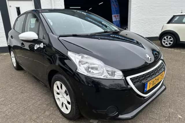 Peugeot 208 (2014) thumbnail 2