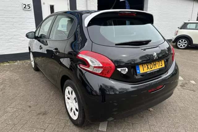 Peugeot 208 (2014) thumbnail 3