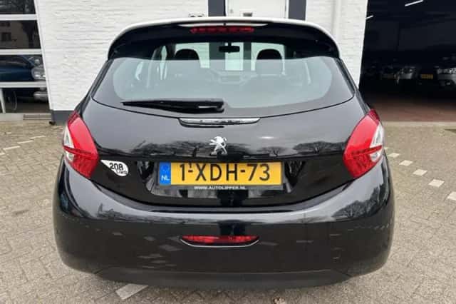 Peugeot 208 (2014) thumbnail 6