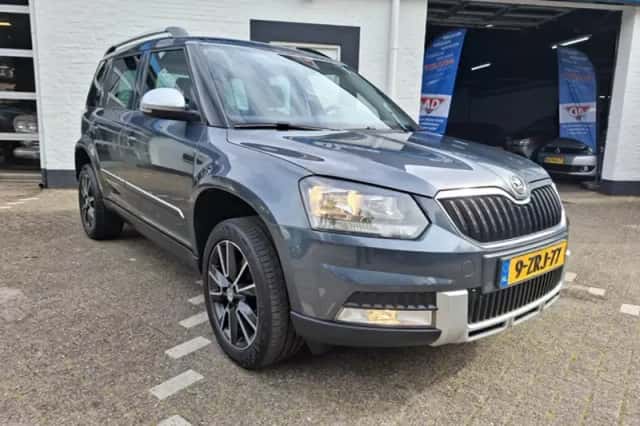 Škoda Yeti (2015) thumbnail 2
