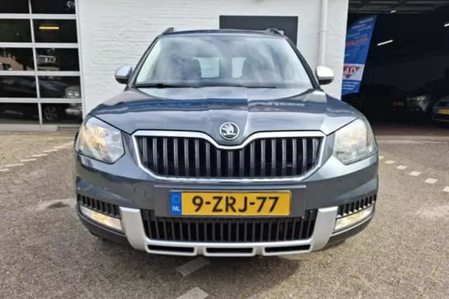 Škoda Yeti (2015) thumbnail 5