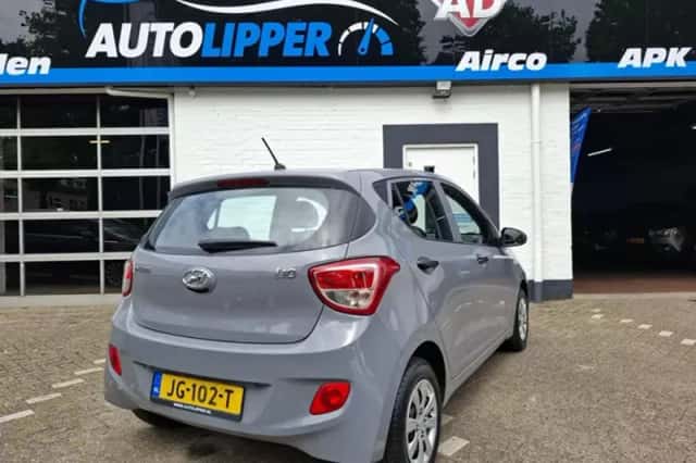 Hyundai i10 (2015) thumbnail 3