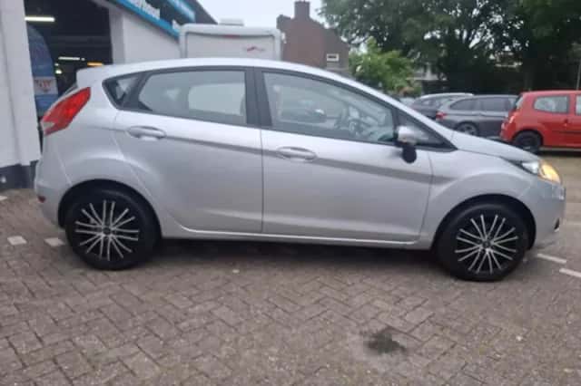 Ford Fiesta (2010) thumbnail 6