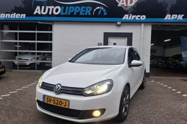 Volkswagen Golf (2010) thumbnail 1